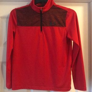 Under armor youth pullover size medium